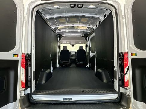 New 2026 Ford Transit 250 148 Medium Roof RWD image 18