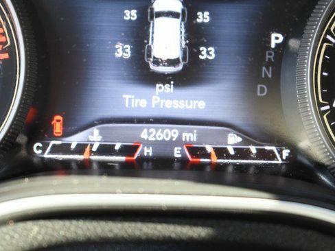 Used 2021 Jeep Cherokee Trailhawk w/ Comfort/Convenience Group image 32