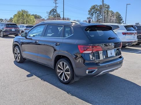 Used 2023 Volkswagen Taos SE image 5