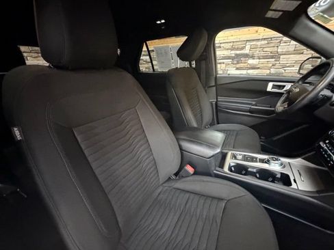 Used 2020 Ford Explorer XLT w/ Comfort Package AWD/4WD image 17