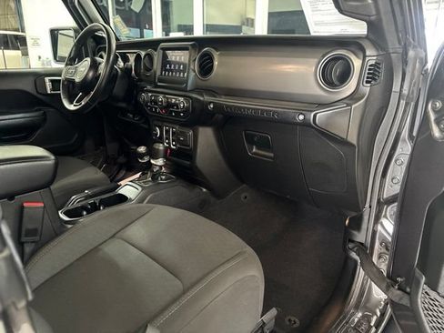Used 2022 Jeep Wrangler Sport AWD/4WD image 31