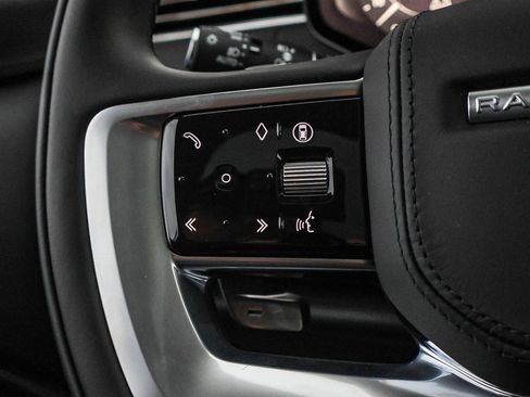 New 2025 Land Rover Range Rover Long Wheelbase SE image 40