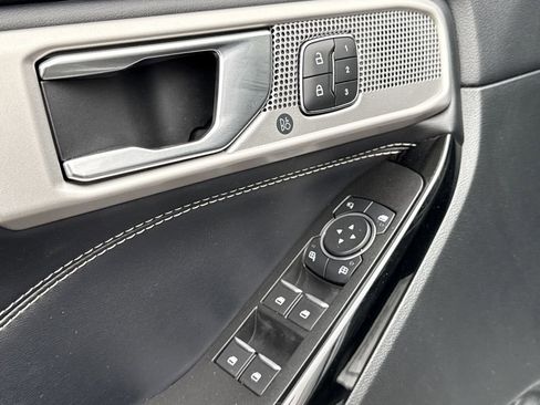 Used 2022 Ford Explorer ST w/ Equipment Group 401A image 27