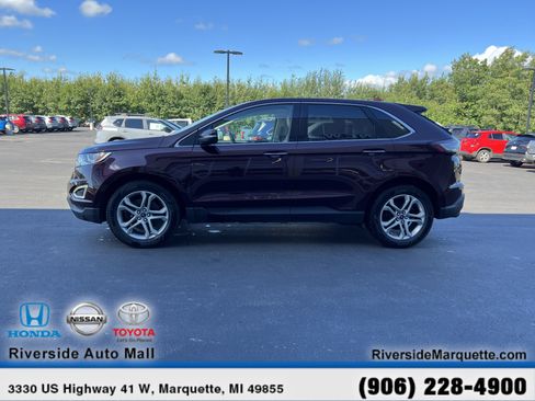 Used 2017 Ford Edge Titanium w/ Technology Package AWD/4WD image 4