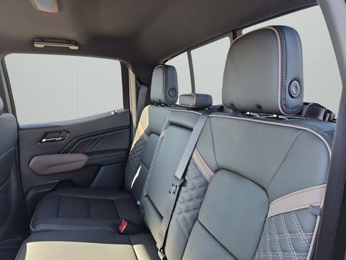 New 2026 GMC Canyon Denali w/ LPO, Denali Black Edition AWD/4WD image 24
