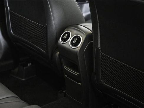 New 2026 Mercedes-Benz GLB 250 4MATIC image 19