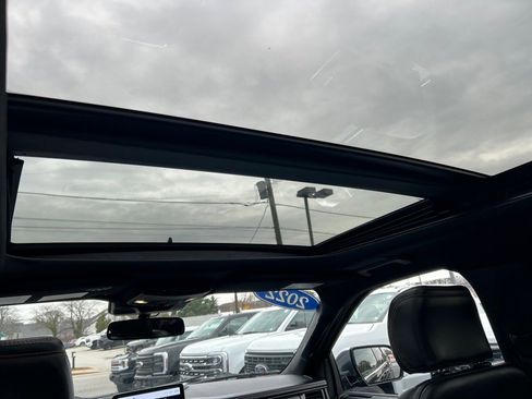 Used 2022 Ford Expedition Platinum image 7