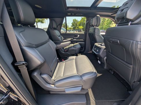 New 2026 Ford Expedition Max Platinum w/ Stealth Appearance Package AWD/4WD image 7