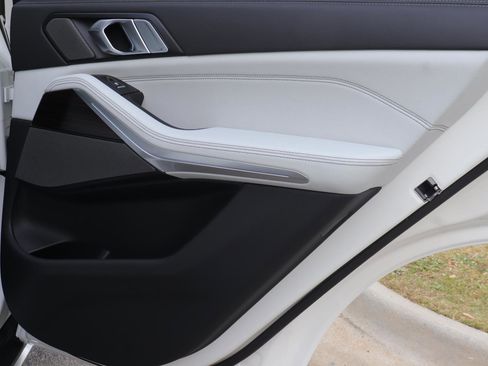 New 2026 BMW X5 xDrive40i w/ Climate Comfort Package image 21