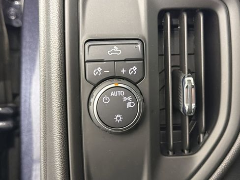 Used 2022 Chevrolet Silverado 1500 Custom image 28