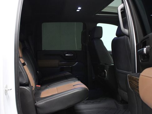 Used 2023 Chevrolet Silverado 2500 High Country w/ Safety Package II image 15