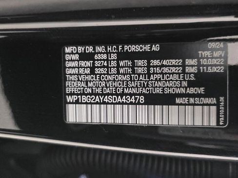 Used 2025 Porsche Cayenne GTS AWD/4WD image 10