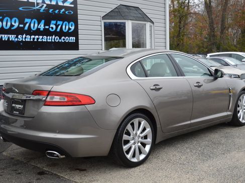 Used 2010 Jaguar XF Premium image 5