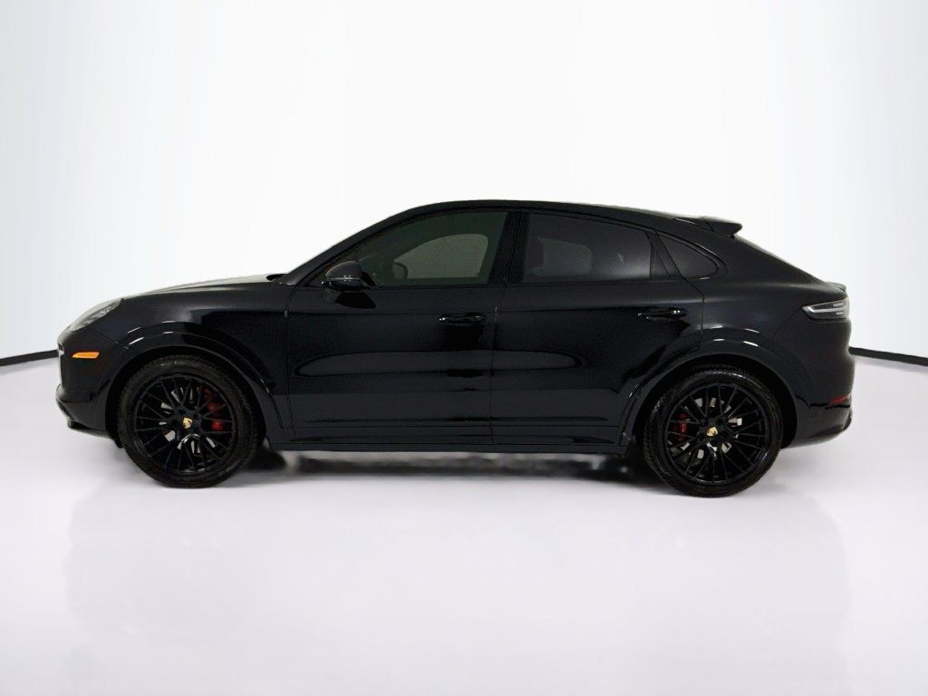 Certified 2022 Porsche Cayenne GTS AWD/4WD image 2