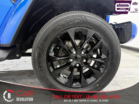 Used 2022 Jeep Gladiator Overland AWD/4WD image 9