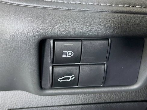 Used 2021 Toyota Highlander XLE image 11