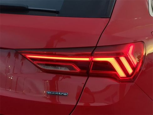 Used 2022 Audi Q3 2.0T Premium Plus w/ Premium Plus Package image 8