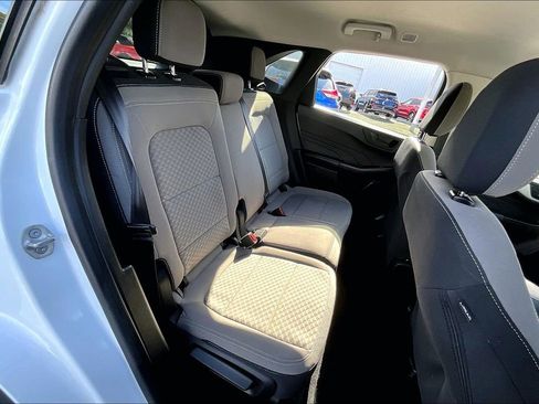 Used 2022 Ford Escape SE w/ Cold Weather Package image 23