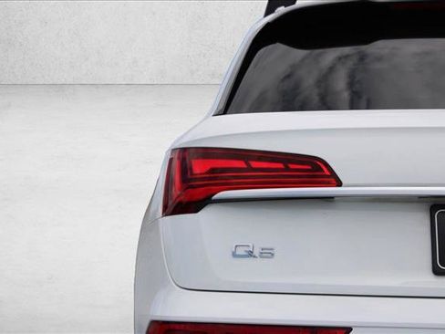 Used 2023 Audi Q5 2.0T Premium w/ Convenience Package AWD/4WD image 9
