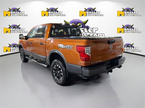 Used 2019 Nissan Titan XD image 6