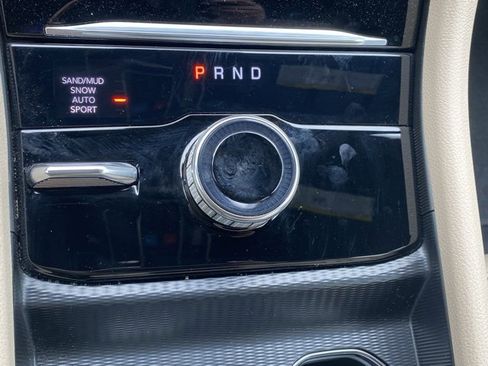 Used 2025 Jeep Grand Cherokee Limited image 24