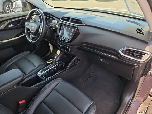 Certified 2021 Chevrolet TrailBlazer LT w/ Premium Seating Package FWD image 20