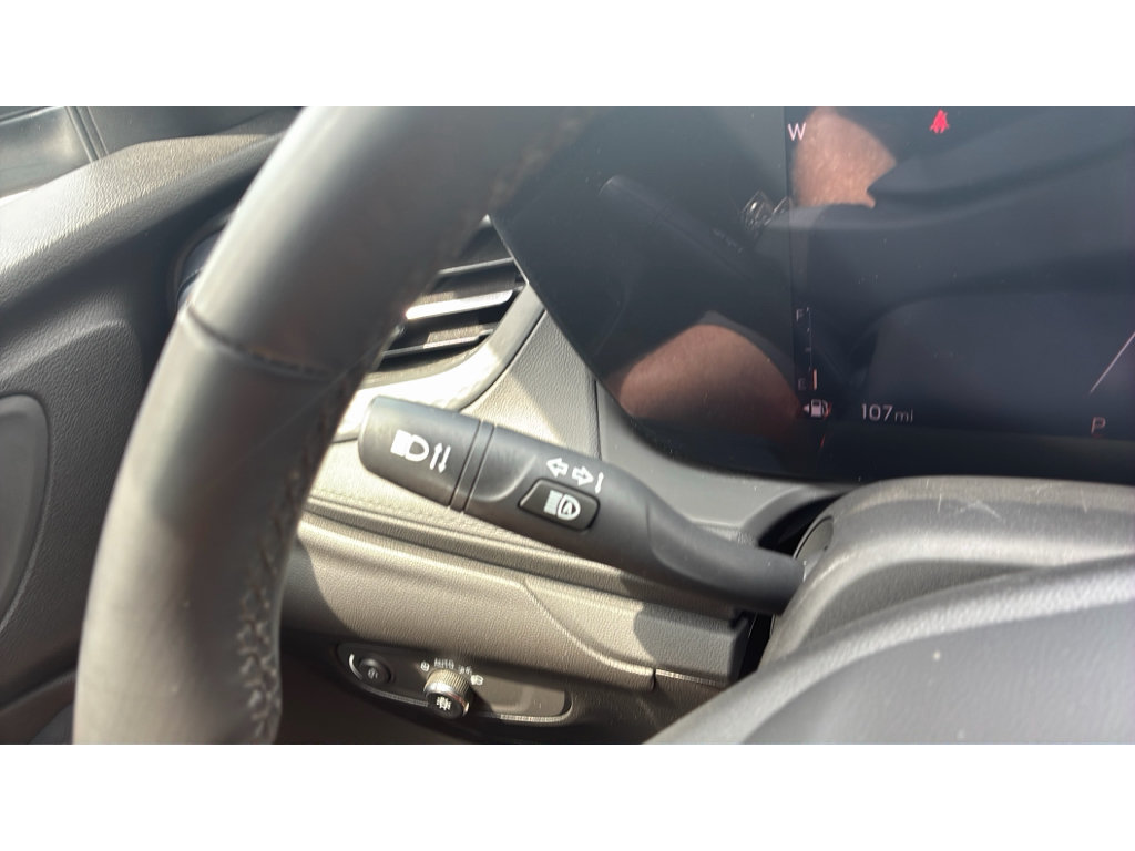 Used 2024 Buick Encore GX Sport Touring FWD image 22