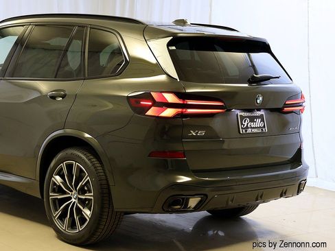 New 2026 BMW X5 xDrive40i w/ M Sport Package AWD/4WD image 8