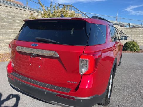 Used 2022 Ford Explorer XLT w/ Equipment Group 202A image 11