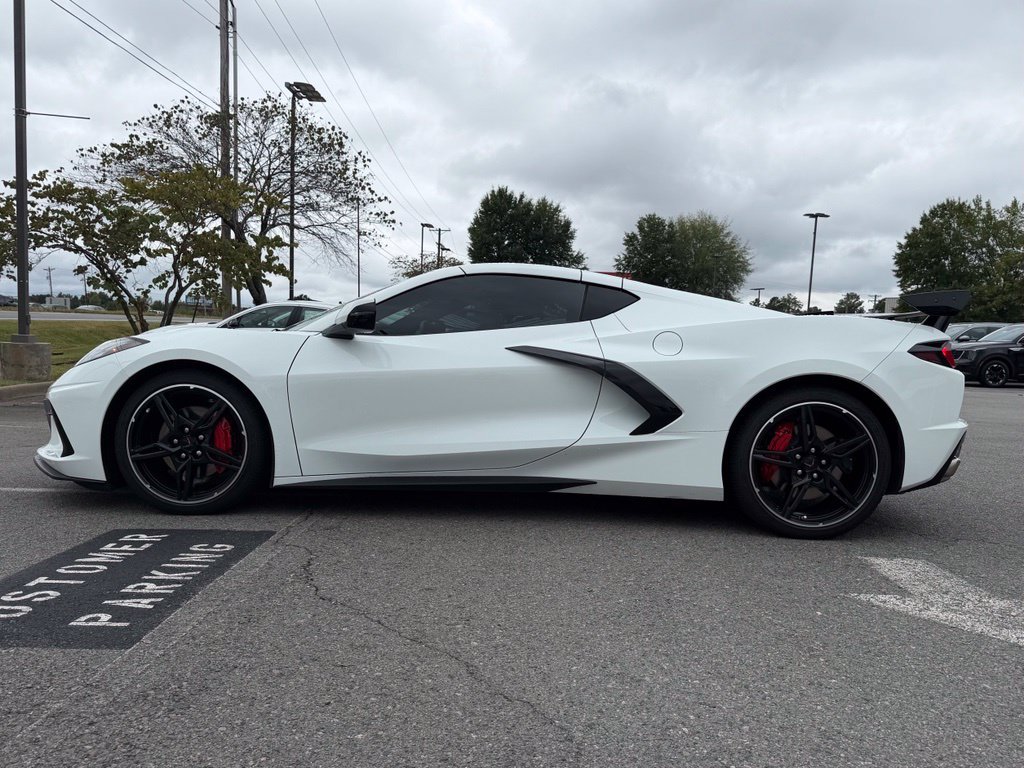 Used 2022 Chevrolet Corvette Stingray Coupe w/ 1LT RWD image 4