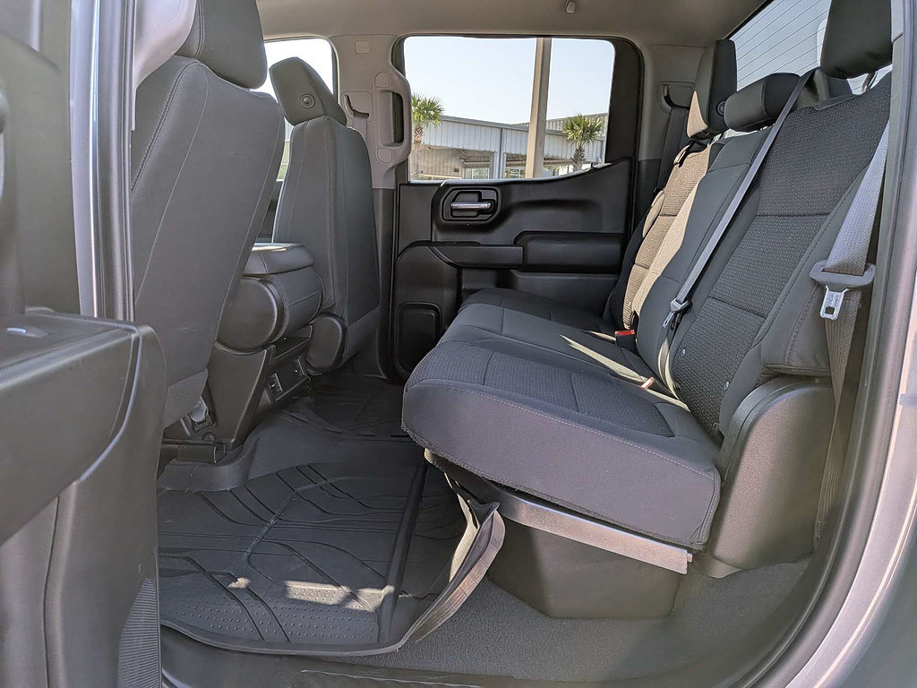 Used 2019 Chevrolet Silverado 1500 Custom w/ Custom Value Package AWD/4WD image 13