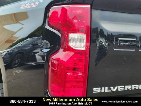 Used 2022 Chevrolet Silverado 1500 Custom Trail Boss image 9