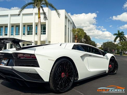 Used 2018 Lamborghini Aventador S image 55