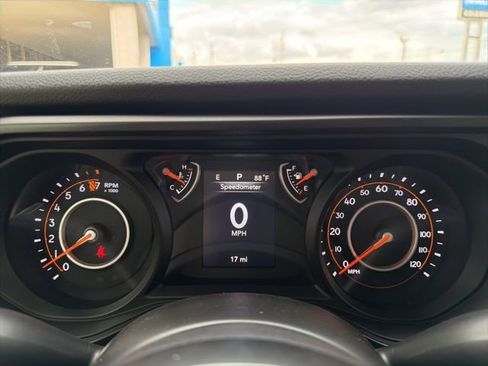 Used 2025 Jeep Gladiator Sport AWD/4WD image 10