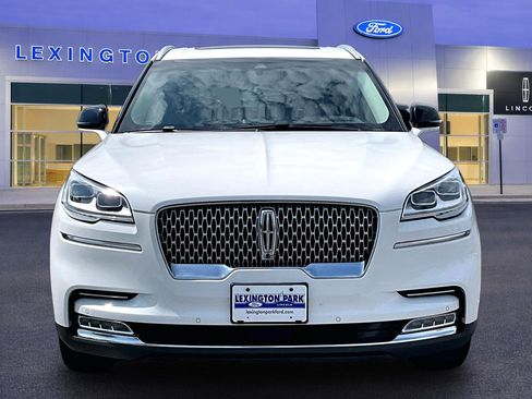 Used 2020 Lincoln Aviator Reserve w/ Equipment Group 202A AWD/4WD image 2