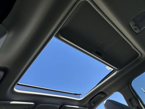 Used 2019 Subaru Forester Premium AWD/4WD image 16