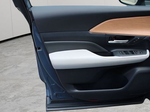 Certified 2026 Toyota Grand Highlander Platinum image 18