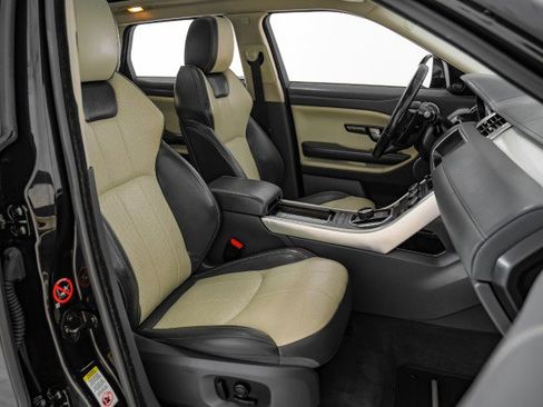 Used 2017 Land Rover Range Rover Evoque SE Premium image 32