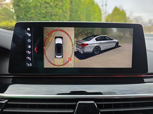 Used 2018 BMW M5 image 35