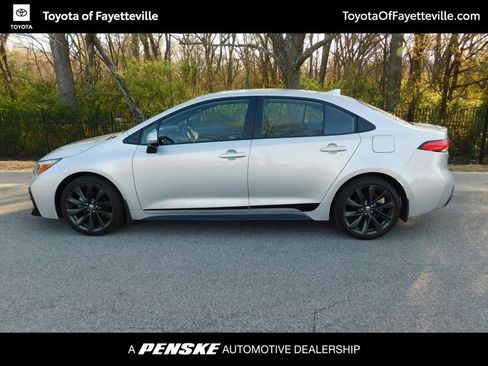 Used 2024 Toyota Corolla SE image 2