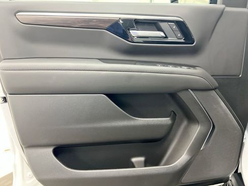 New 2026 Chevrolet Suburban LS AWD/4WD image 21