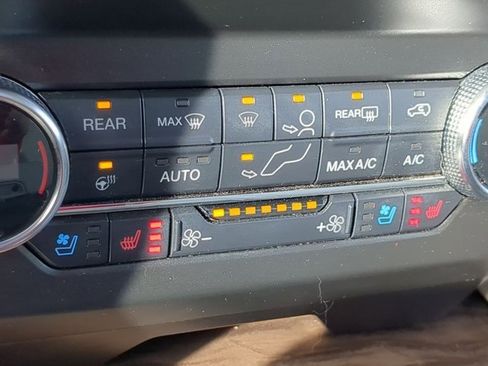 Used 2020 Ford Expedition Platinum image 15