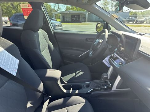 New 2025 Toyota Corolla Cross LE image 34
