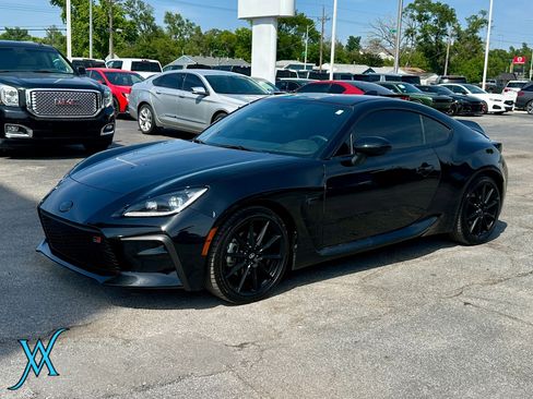 Used 2025 Toyota GR86 Premium w/ ALL Weather Mat Package (TMS) RWD image 3