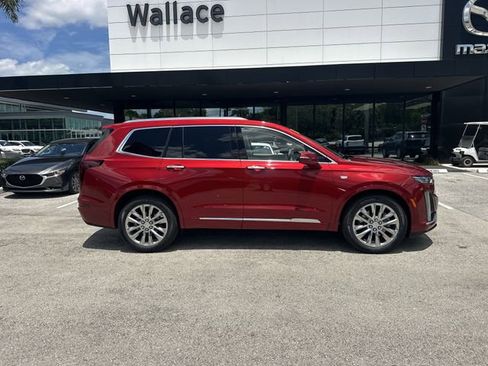 Used 2025 Cadillac XT6 Premium Luxury w/ Technology Package FWD image 5