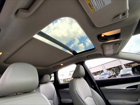 Used 2024 INFINITI QX50 Sensory image 12