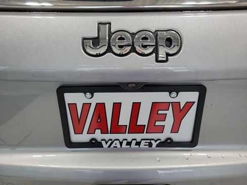 Used 2020 Jeep Compass Latitude w/ Cold Weather Group image 11