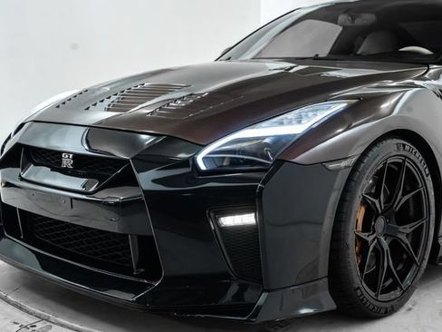 Used 2015 Nissan GT-R Premium AWD/4WD image 18