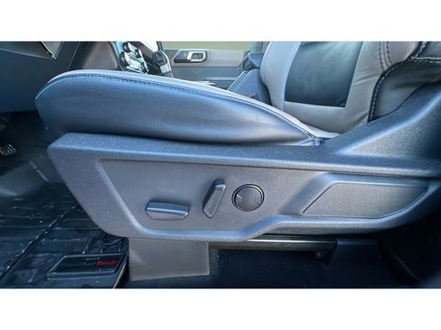 Used 2023 Ford Bronco Wildtrak image 25
