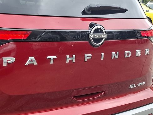 Used 2022 Nissan Pathfinder SL image 28